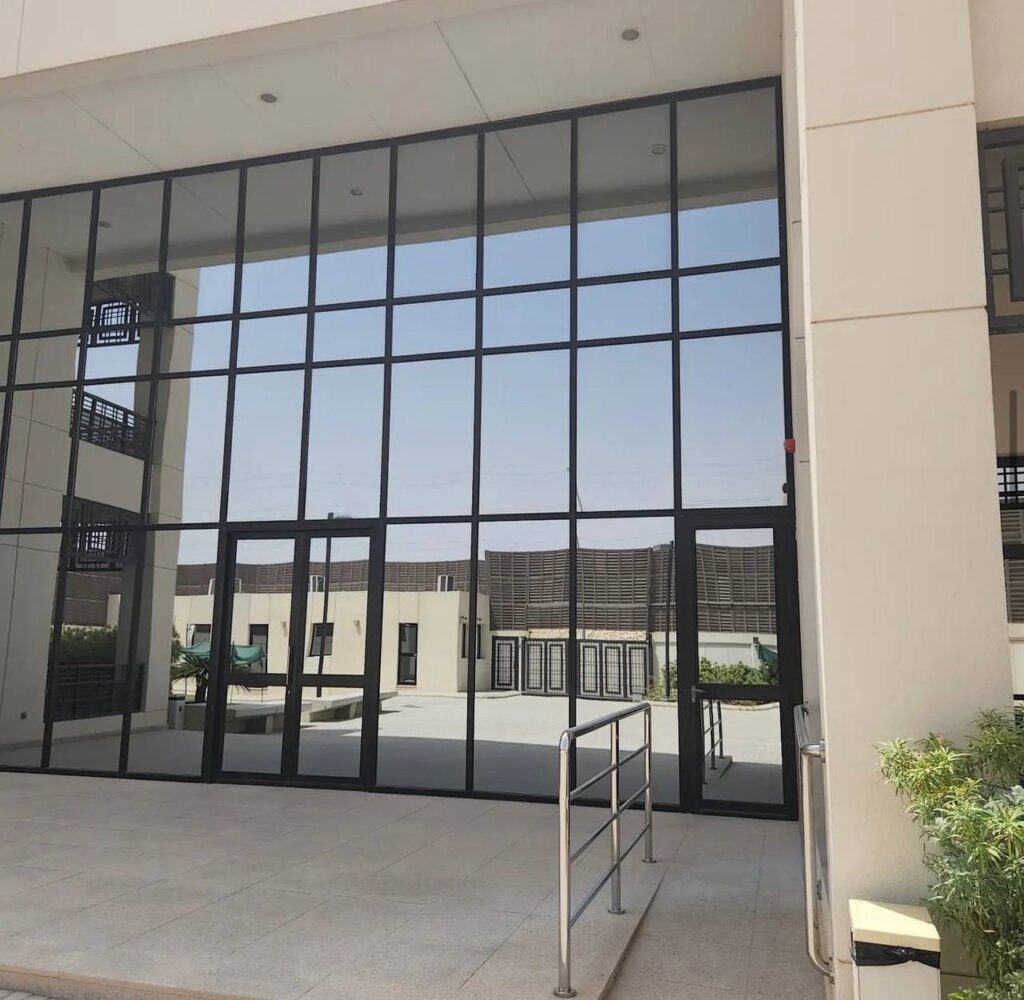 شركة تركيب زجاج استركشر بالرياض